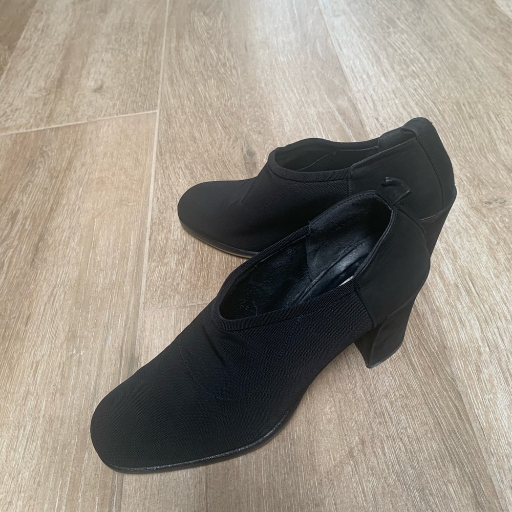 Donald Pliner Black stretch “shoe boots”